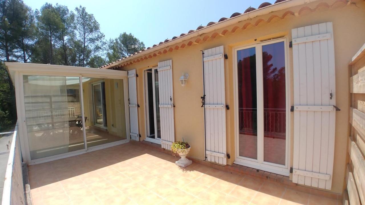 Charmante Maison Climatisee Avec Piscine Драгинян Екстериор снимка