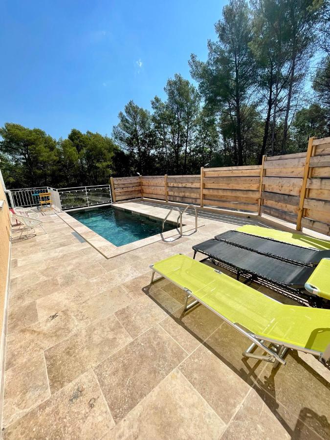 Charmante Maison Climatisee Avec Piscine Драгинян Екстериор снимка